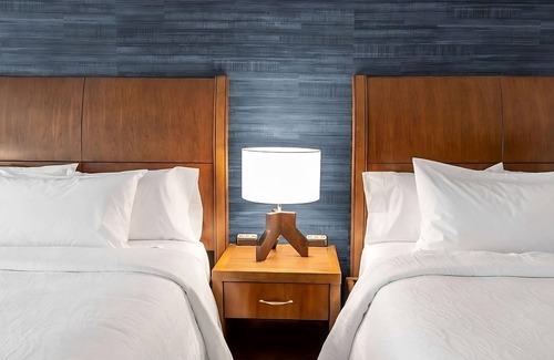 Radnor - Fort Myer Heights Hotel | Explore Washington, DC w/Ease | Upscale Urban Getaway Near the Metro