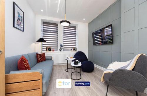 Nelson Casa | Explore Welsh Wonders, 3 Bedroom House By The One Retreats Short Lets & Serviced Accommodation Treharris