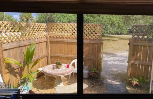 Inlet District Casa | Explorers Retreat in Jupiter Inlet Village