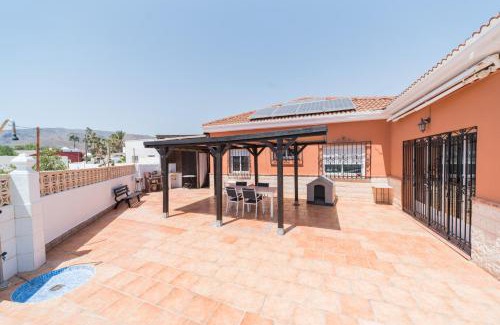 Almeria Casa | Expoholidys- Chalet privado en Castell del Rey
