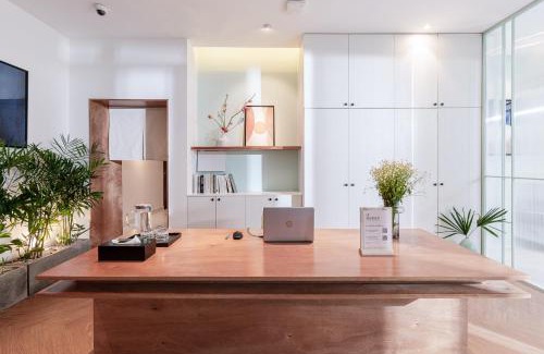 Phuong 6 Hotel | Express by M Village Điện Biên Phủ Q3