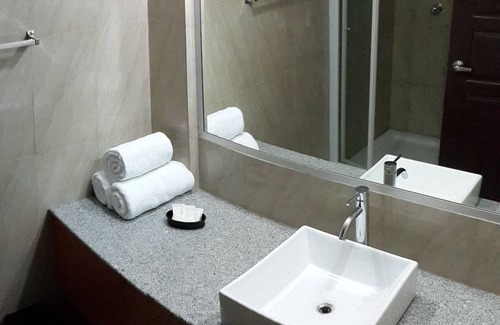 Las Lajas Hotel | Express Inn Coronado Hotel & Camping