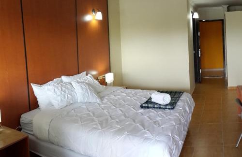 Las Lajas Hotel | Express Inn Coronado & Camping