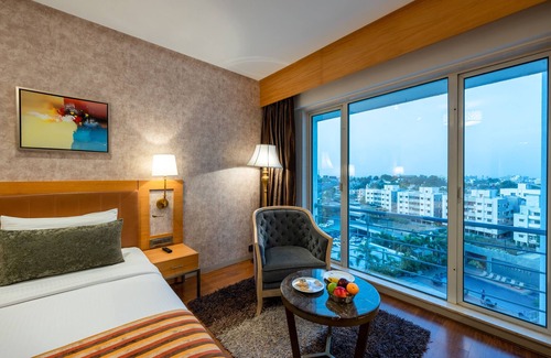 Nashik Hotel | Express Inn The Business Luxury Hotel