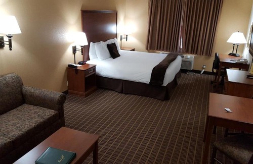 Fargo Hotel | Expressway Suites Fargo
