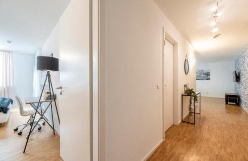 Boeblingen Apartamento | EXQUIS 2BR Design Apartment LOUIS I Parking I Balcony I Mercedes-Benz I Family-friendly
