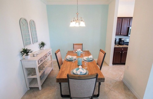 Lakewood Ranch Condominio | Exquisite 2 BR / 2 BA Lake Front Condo In Lakewood National Golf Club - Precious Gem