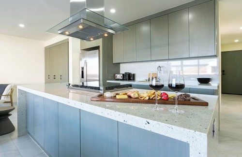 Libertad Apartamento | Exquisite 3-Bedroom, 2-Bath Oasis with Ocean View in Cabo San Lucas