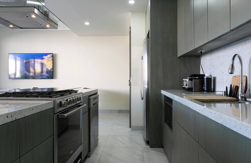 Libertad Apartamento | Exquisite 3-Bedroom, 2-Bath Oasis with Ocean View in Cabo San Lucas