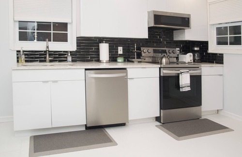 Queens Casa | Exquisite 5 BR, 2 B home in the NYC area 10 minutes from JFK in a quiet area.