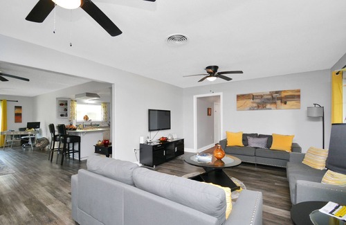 Shoreacres Casa | Exquisite 5BR near Yacht Club | Beach | Golf Course