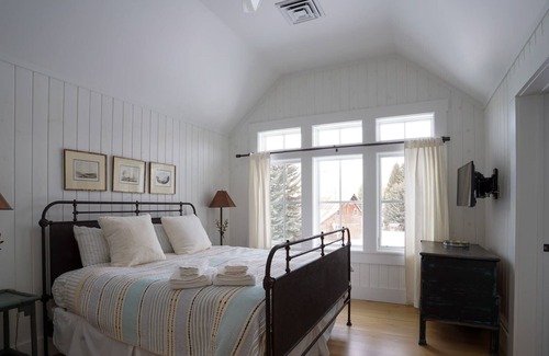 Bozeman Casa | Exquisite Bridger Canyon Retreat