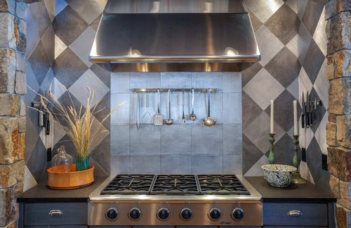 Bozeman Casa | Exquisite Bridger Canyon Retreat