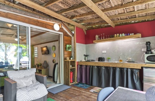 Moorea-Maiao Casa | Exquisite Bungalow with Beachfront Jacuzzi