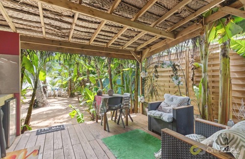 Moorea-Maiao Casa | Exquisite Bungalow with Beachfront Jacuzzi