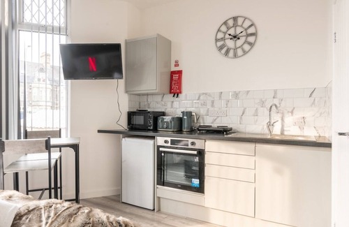 Penylan Apartamento | Exquisite Cardiff Apartments- with Garden Lounge & Games Room