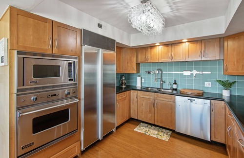 Greenbriar Casa | Exquisite City Views