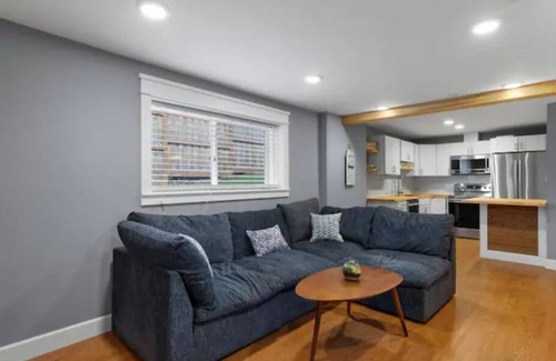 Cedar Mill Condominio | Exquisite Comfort: Luxury Suite