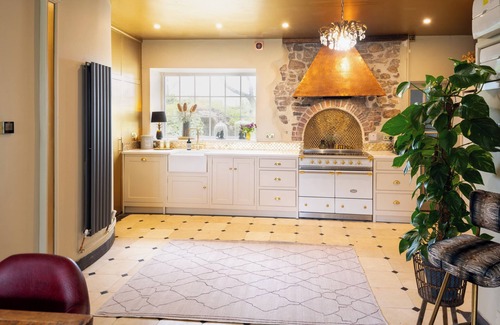 Westleigh Casa | Exquisite Country House, Sleeps 11 And Dog Friendly, North Devon