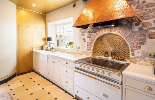 Westleigh Casa | Exquisite Country House, Sleeps 11 And Dog Friendly, North Devon
