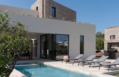 Skaleta Villa | Exquisite Crete Villa | Villa Laurel | Large Private Pool | Modern Furnishing | BBQ | Rethymno