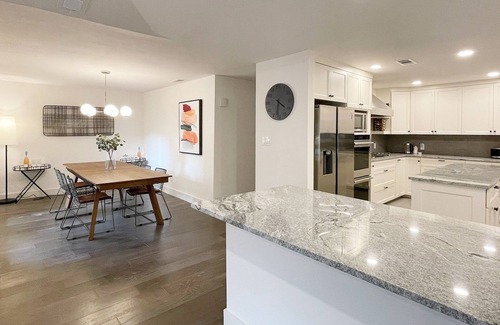 North Dallas Casa | Exquisite Dallas-Hidden Gem Indoor Pool(NO PARTY)