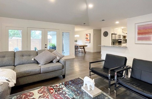 North Dallas Casa | Exquisite Dallas-Hidden Gem Indoor Pool(NO PARTY)