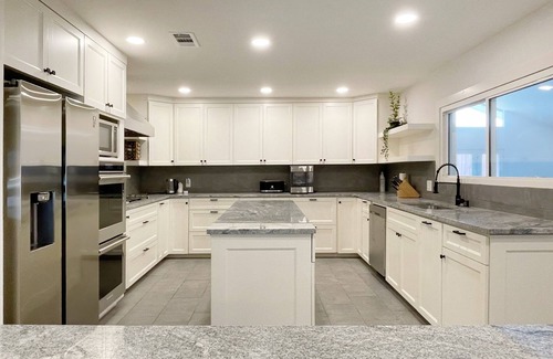 North Dallas Casa | Exquisite Dallas-Hidden Gem Indoor Pool(NO PARTY)