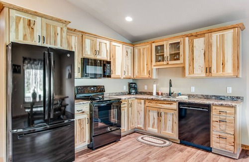 Conover Casa | Exquisite dog-friendly cabins with hot tub, fireplace, patio, grill, central AC, & W/D