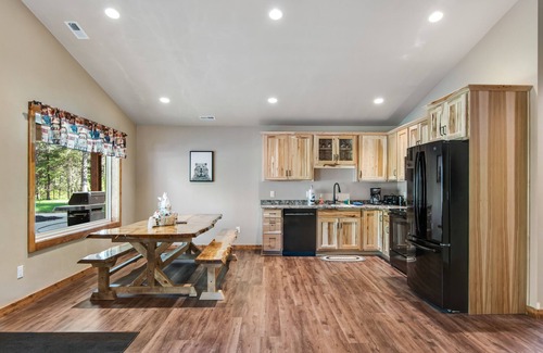Conover Casa | Exquisite dog-friendly cabins with hot tub, fireplace, patio, grill, central AC, & W/D