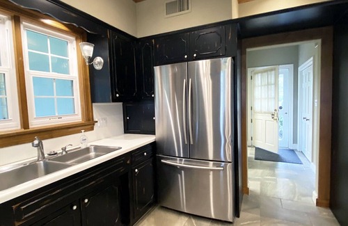 Gettysburg Casa | Exquisite, first floor stone ranch Gettysburg large kitchen/living area - quiet