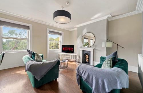 Wakefield Apartamento | Exquisite Georgian Apartment with Reserved Parking