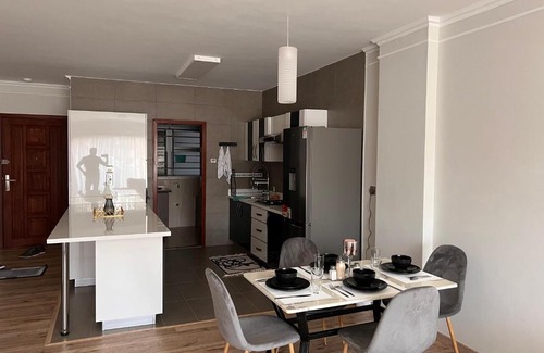 Kileleshwa Apartamento | Exquisite Grey Pearl 2Bedroom, Kileleshwa