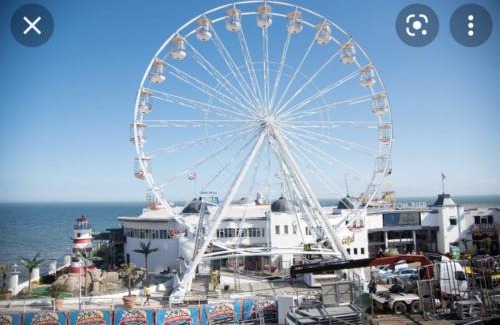 Clacton-on-Sea Complejo | Exquisite holidays letting for 3 nights starting from £90