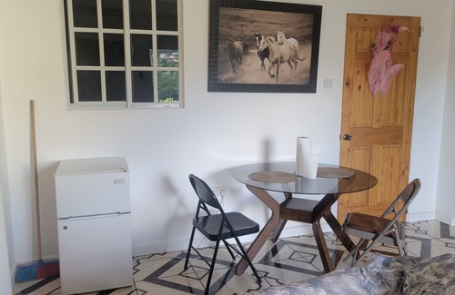 Kingstown Apartamento | Exquisite Home away from Home! 2 Bedroom