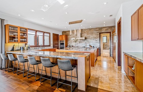 La Jolla Mesa Casa | Exquisite home with pool, sauna, hot tub, 3 fireplaces, balcony, & washer/dryer