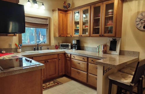 Mountain Center Cabina | Exquisite Log Cabin ~ WiFi & AC in Mountain Center near Idyllwild & Palm Springs