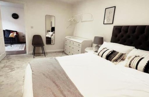 Cathays Apartamento | Exquisite Long-Term Living in Cardiff's Heart