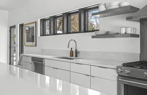 Saratoga Springs Cabaña | Exquisite Modern Luxury Carriage House Built in 2025 - One Block from Track
