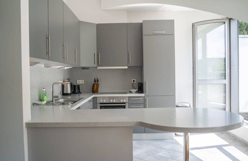 Limpertsberg Apartamento | Exquisite Penthouse w Mountain View close to DT ID34