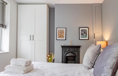 Hereford Casa | Exquisite Renovation in Central Location with Garden and Parking