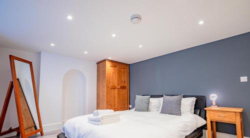Hereford Casa | Exquisite Renovation in Central Location with Garden and Parking
