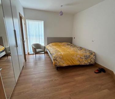 Northfleet Apartamento | Exquisite Riverside Living in a Stunning Flat