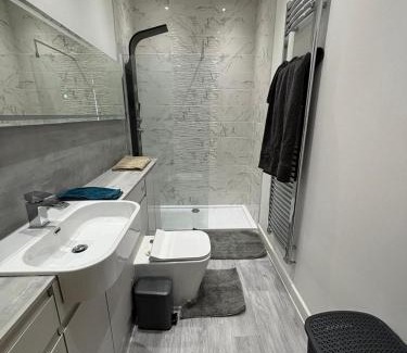 Northfleet Apartamento | Exquisite Riverside Living in a Stunning Flat