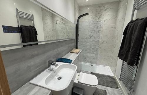 Northfleet Apartamento | Exquisite Riverside Living in a Stunning Flat