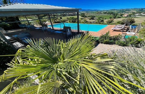 Spoleto Villa | Exquisito Spoleto-piscina-duerme-20/piscina, jacuzzi, jardines - vistas fabulosas