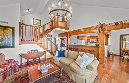 Mountain Air Condominio | Exquisite views from this Mountain Air home near Asheville, Mt. Mitchell & more.