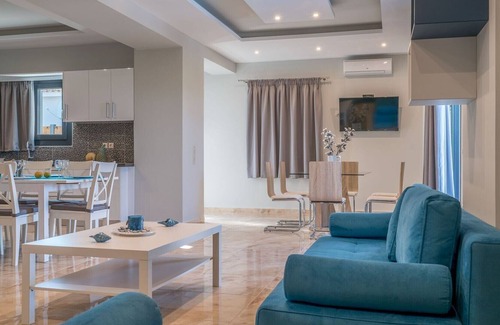 Fiolitis Villa | Natura Verde Villas 4 Bedroom Villa Chloe - Private Pool