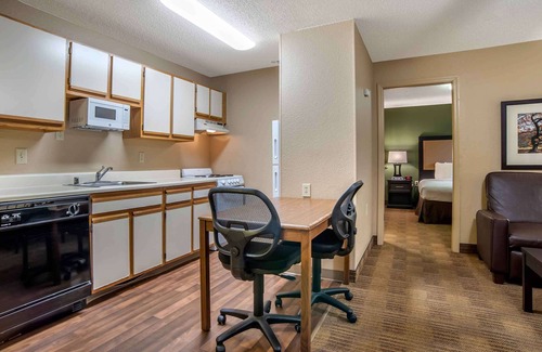 Middleburg Heights Hotel | Extended Stay America Suites Cleveland Middleburg Heights