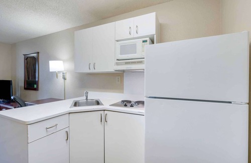 Fairvilla Hotel | Extended Stay America Select Suites Orlando Maitland 1760 Pe